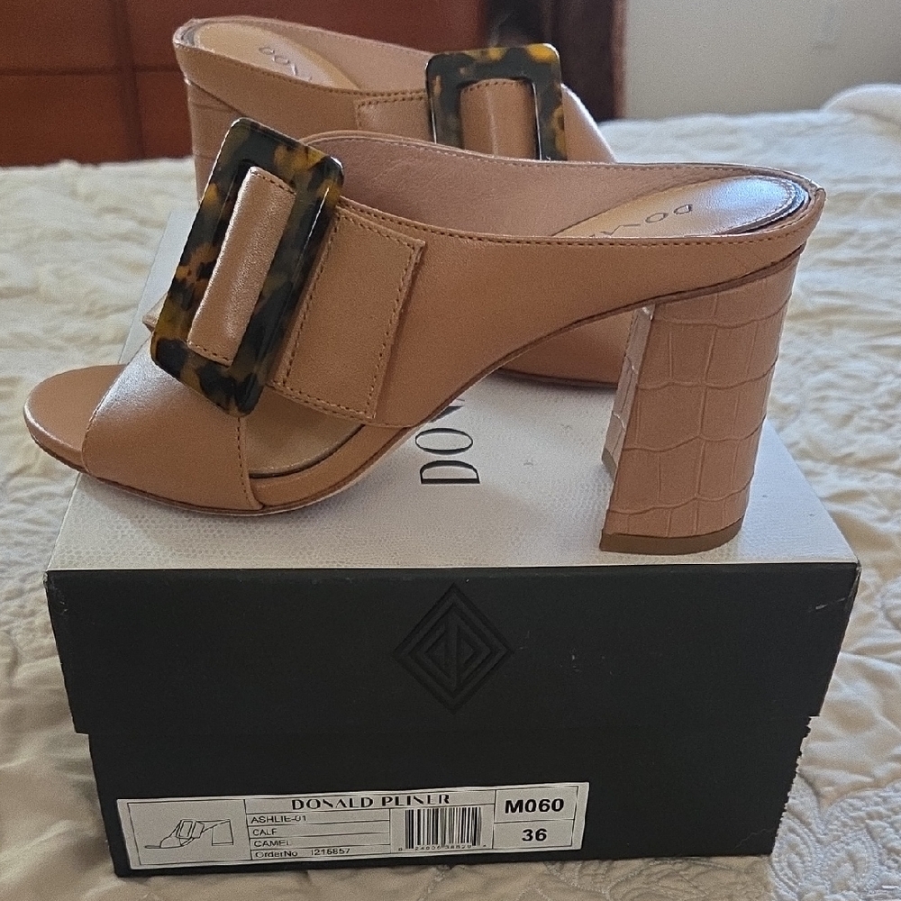 Donald Pliner Slide Sandal